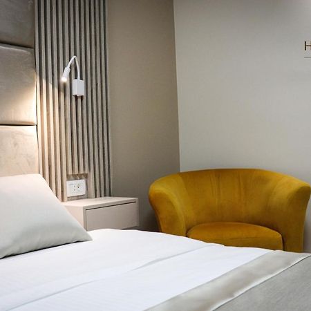 Hotel Holiday พอดโกริกา ภายนอก รูปภาพ