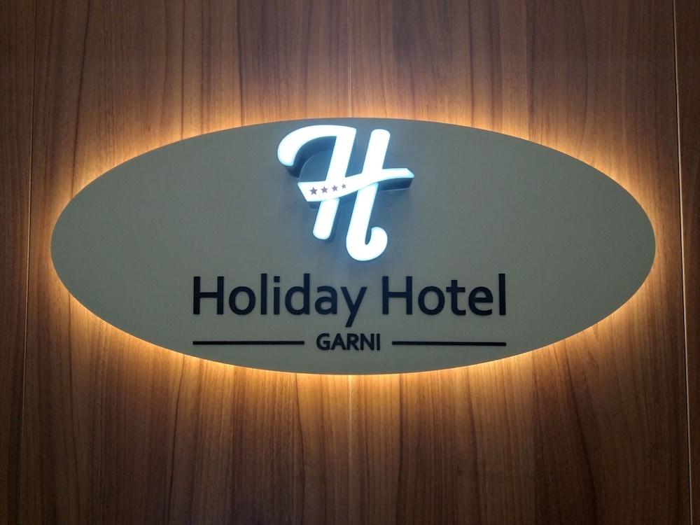 Hotel Holiday พอดโกริกา ภายนอก รูปภาพ